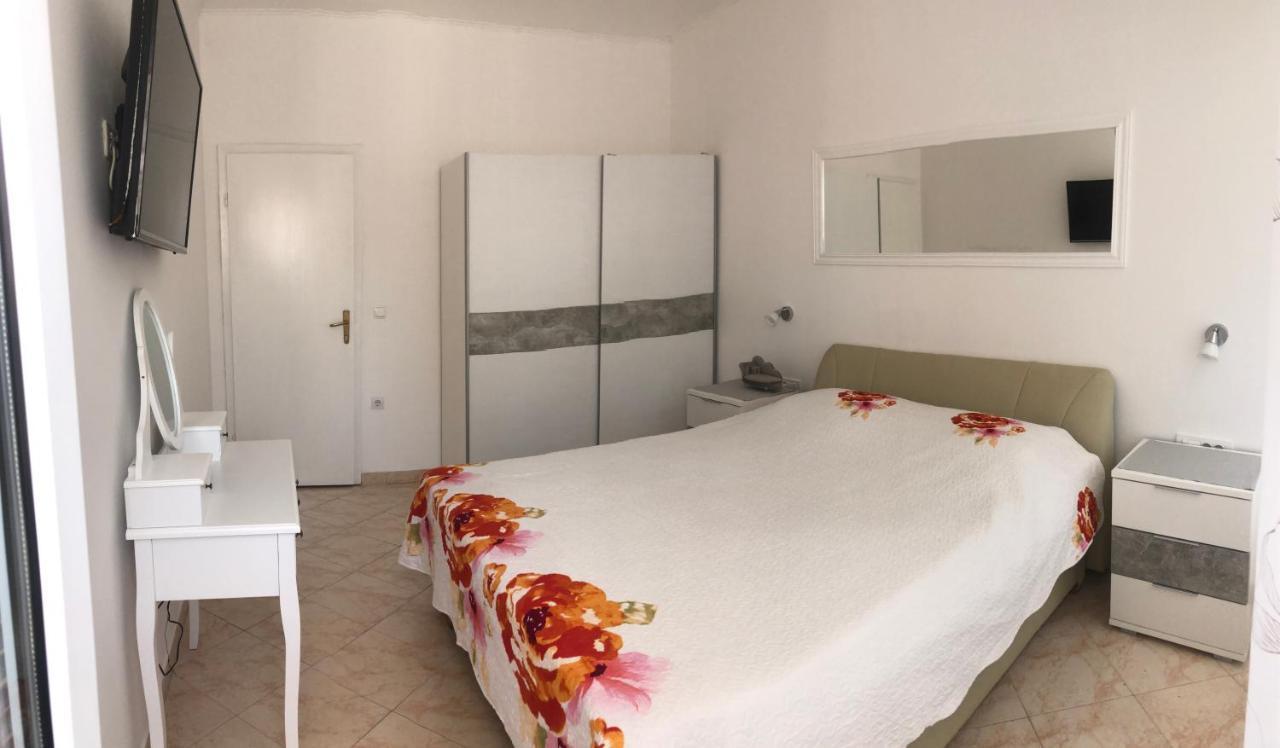 Apartments Ljube Makarska Exterior foto